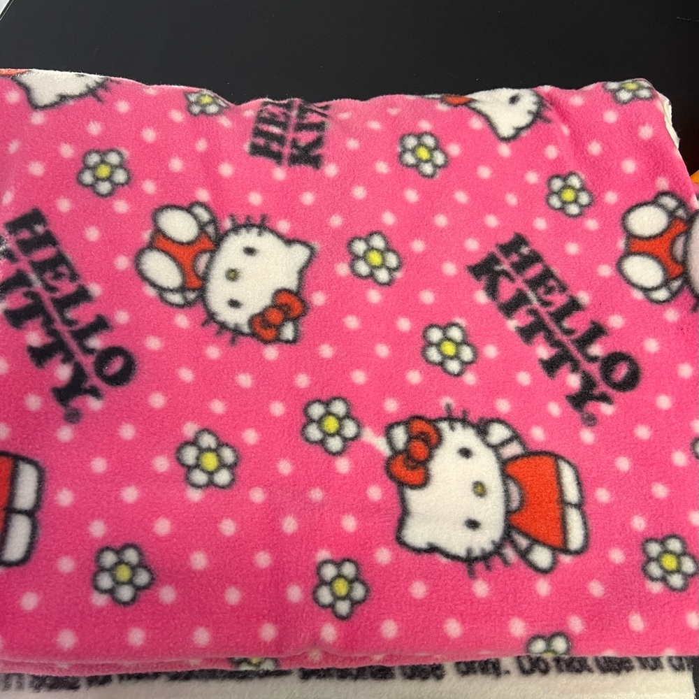 Hello Kitty Sanrio blanket Fleece Material